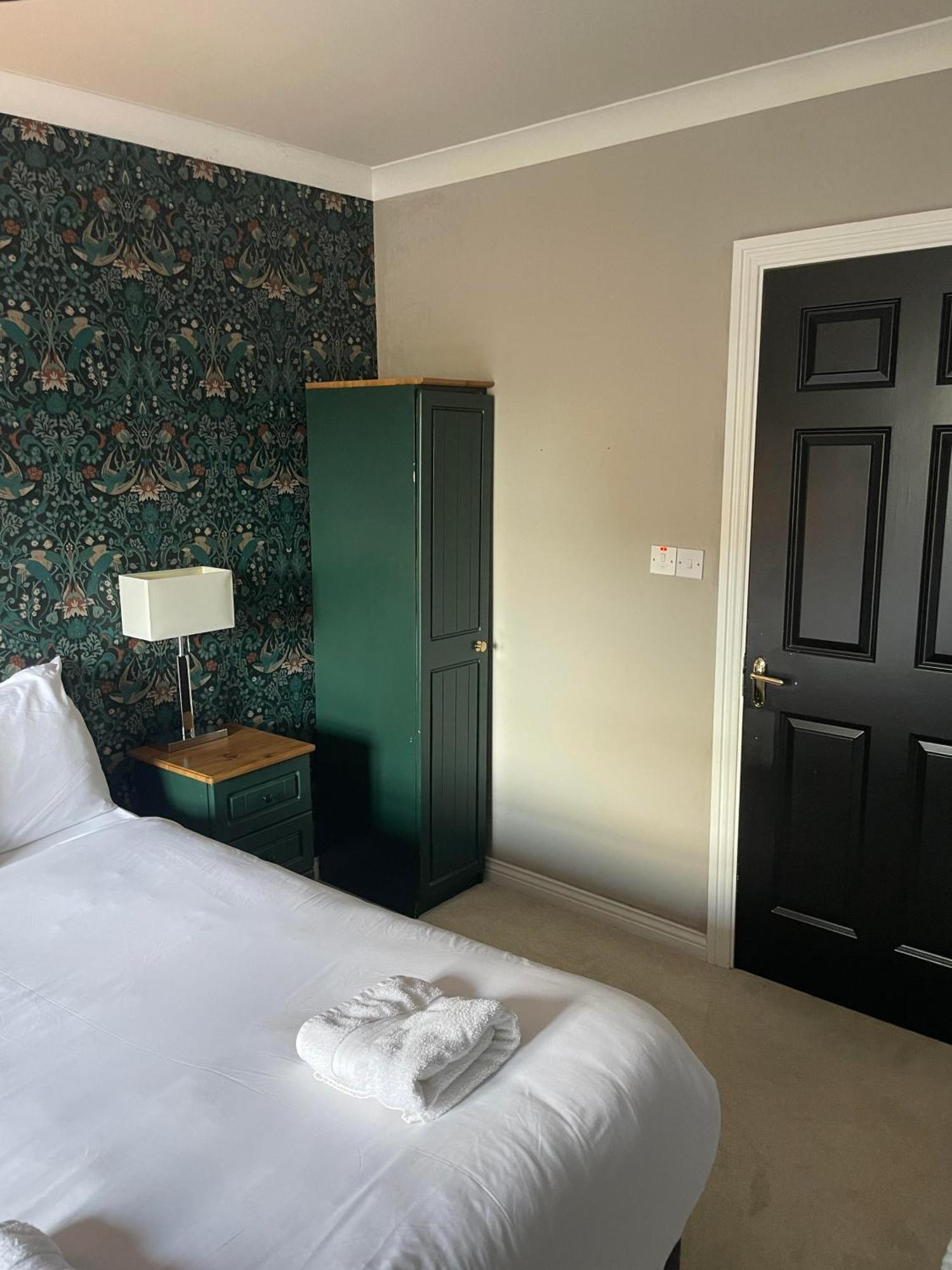 The Ivy Hotel Clifden